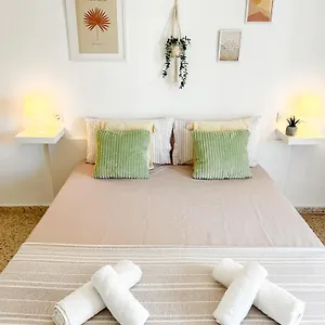 Apartamento Bright And Cozy Flat By The