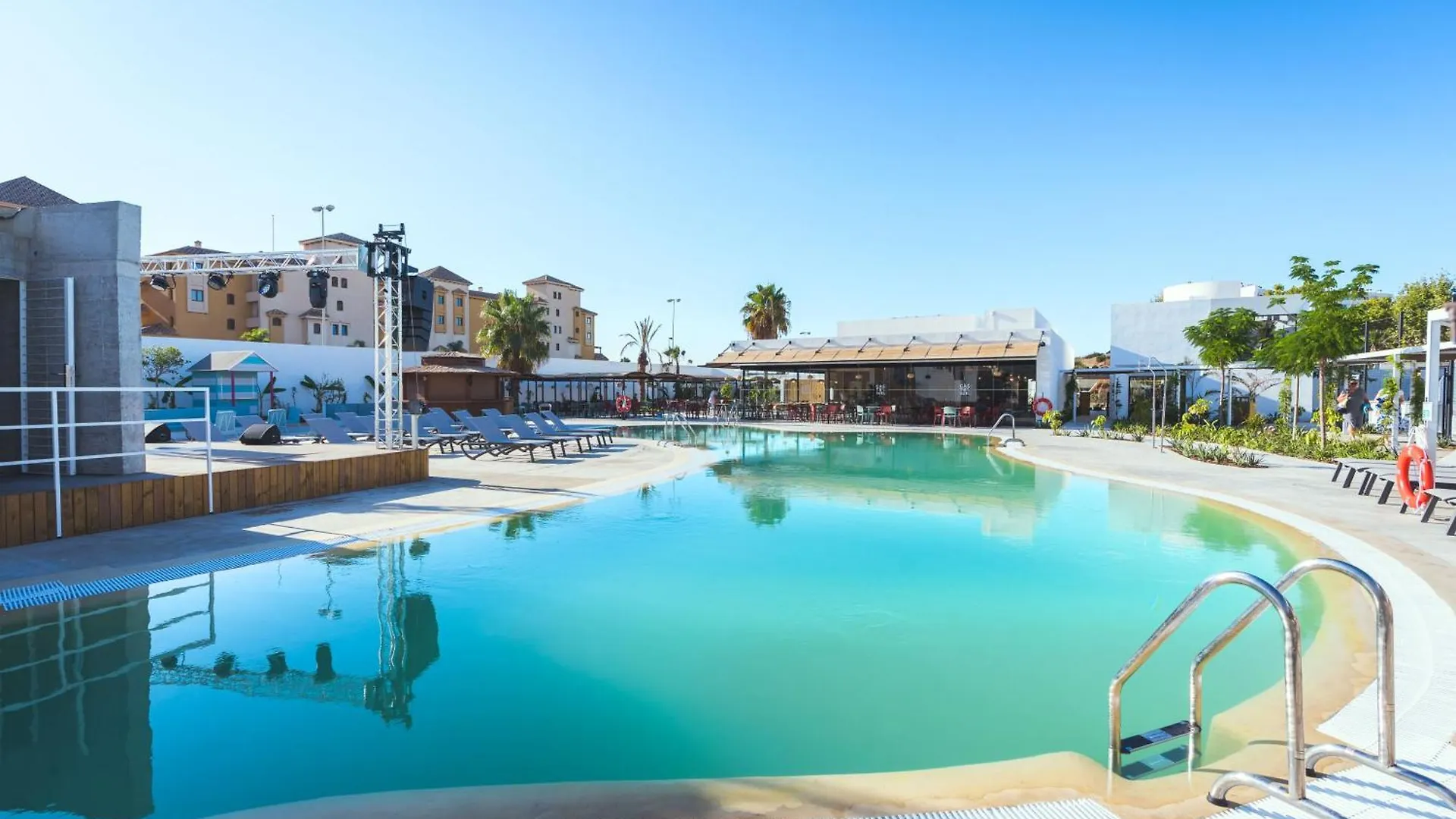 Costa Del Sol Glamping Village Fuengirola 4*,